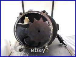 02882 2005 New Holland LS190 OEM Left Drive Gearbox 86556523