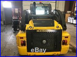 2015 New Holland L228 Skid Steer - ONLY 118 HOURS! WARRANTY