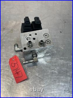 2016 New Holland L228 Skid Steer Loader Hydraulic Block 84256531