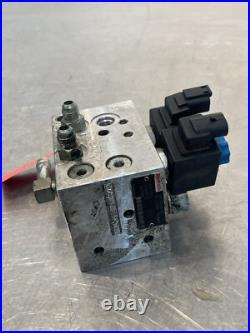 2016 New Holland L228 Skid Steer Loader Hydraulic Block 84256531