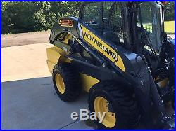 2016 New Holland skid steer L228