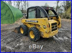 John Deere 250 skid steer loader with heat 2,600hrs runs great NO RESERVE AUCTION