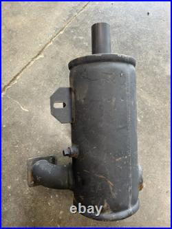 Muffler fits LS140 LS150 LX465 LX485 New Holland skid steer, NEW, OEM 86504531