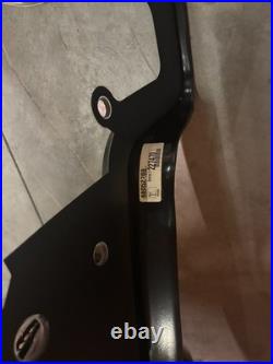 New Holland 100 Series Skid Steer Glass Door Assembly 86547932