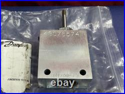 New Holland/ CASE IH Boom Override Valve 48076574 for Skid Steer Loader