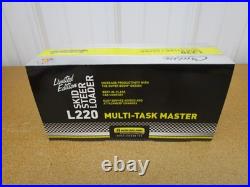 New Holland L220 Skid Steer loader 1/32 SARANO toy construction diecast bobcat Z