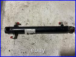 New Holland LX665 Right/Passenger Hydraulic Cylinder Used P/N 86633433