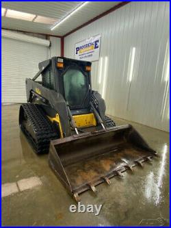 New Holland Lt185b With A/c Heat. Hydraulic Quick Attach Smooth Bucket