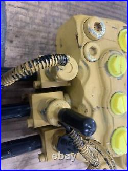 Skidsteer valve fits New Holland OEM 87058301 L185 C185 LS185. B LT185. B 84128129