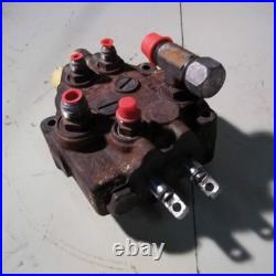 Used Hydraulic Control Valve fits New Holland L35 L775 L781 L783 L785 9845063